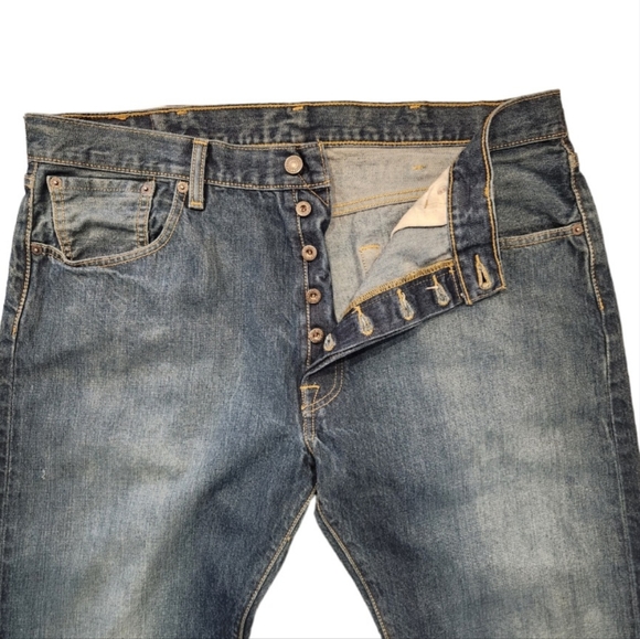 Levi's 501 Blue Jeans - Picture 3 of 7